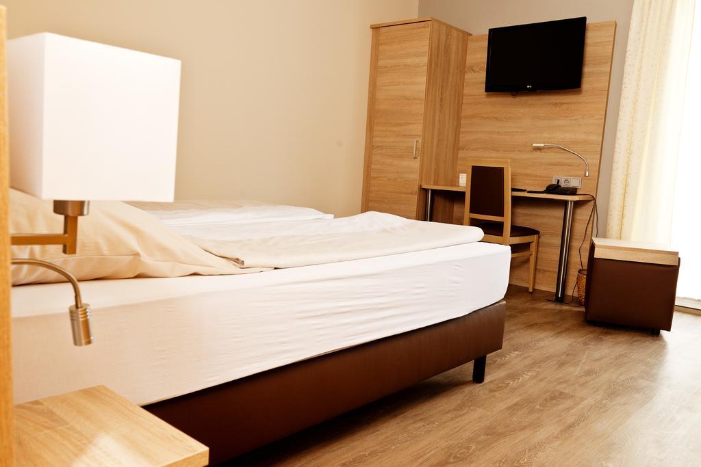 Hotel Dreimaedelhaus Espelkamp-Mittwald Extérieur photo