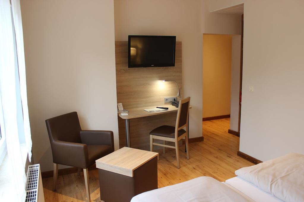 Hotel Dreimaedelhaus Espelkamp-Mittwald Extérieur photo